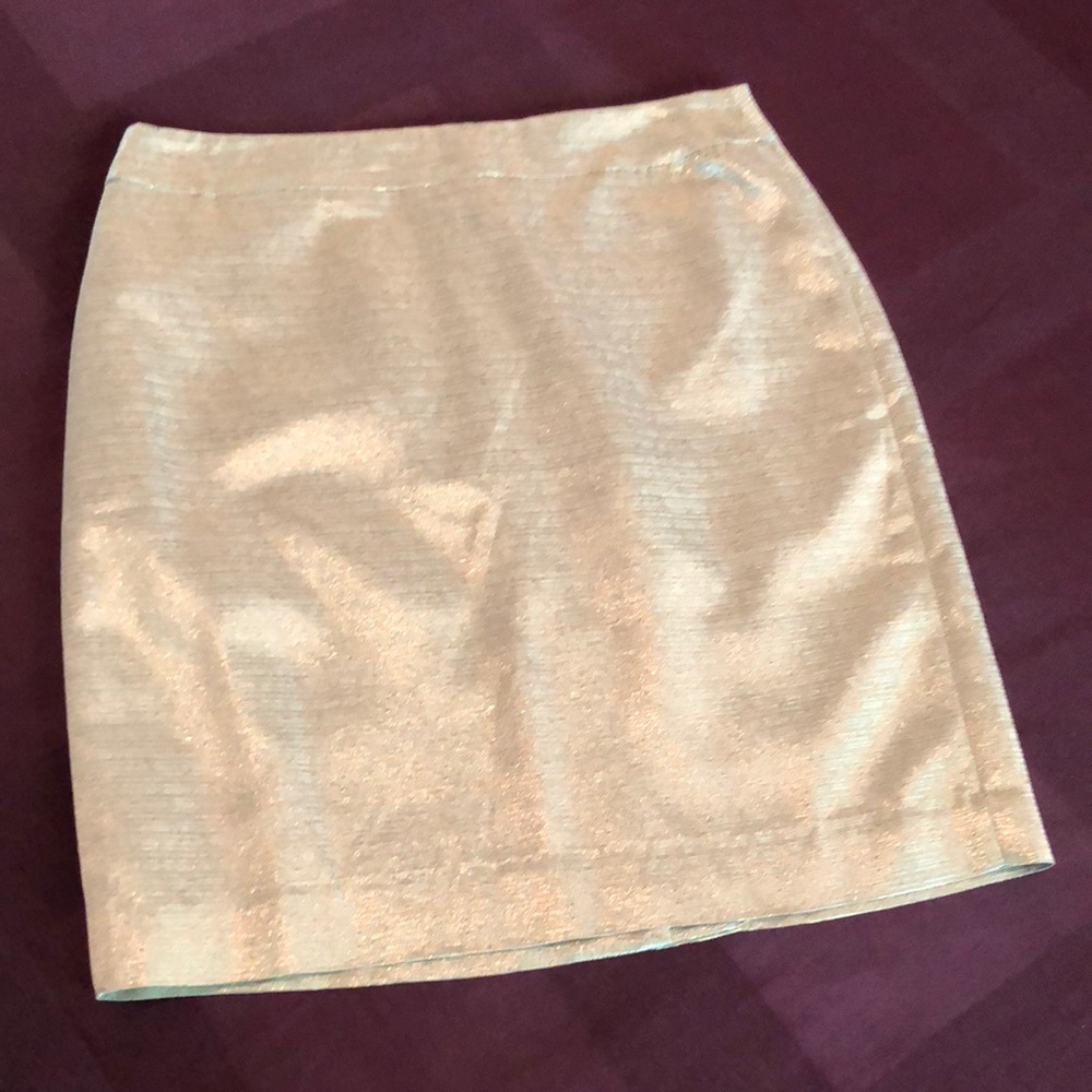 NWOT Elegant Gold Metallic Lined Pencil Skirt